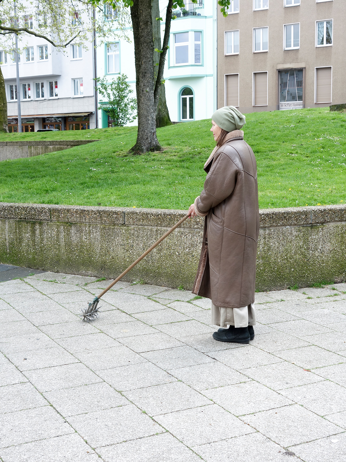 Petra Deus; Photo: Christiane Obermayr; Open Source Group-Performance, 10.05.2016, Ebertplatz Cologne