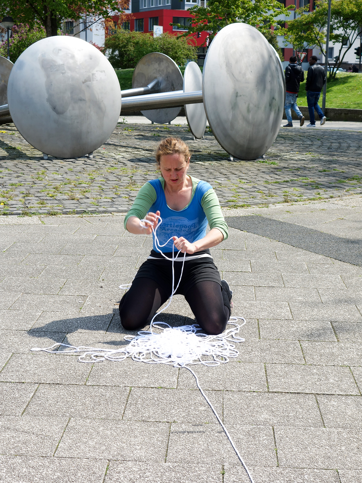 Sara Hasenbrink; Photo: Christiane Obermayr;Open Source Group-Performance, 10.05.2016, Ebertplatz Cologne