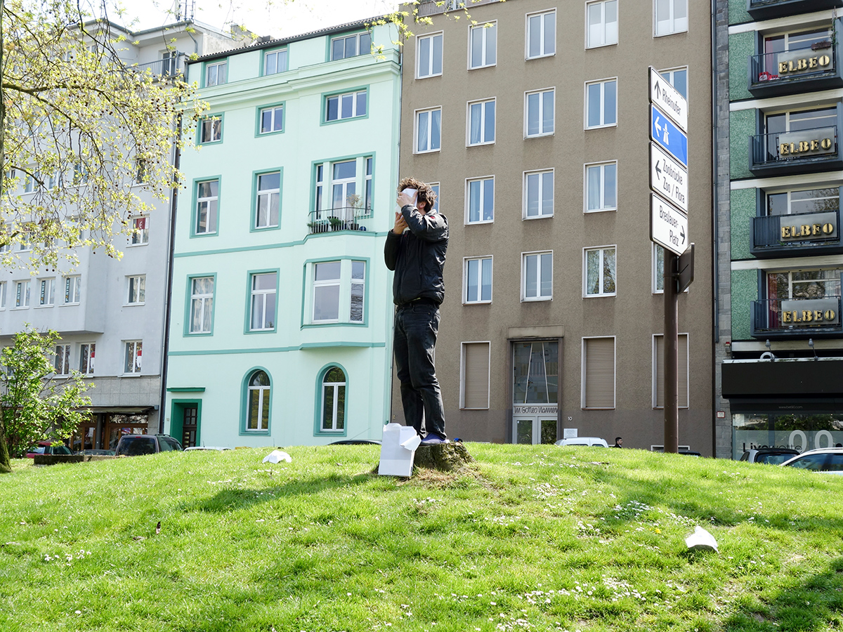 Thomas Reul; Photo: Christiane Obermayr;Open Source Group-Performance, 10.05.2016, Ebertplatz Cologne
